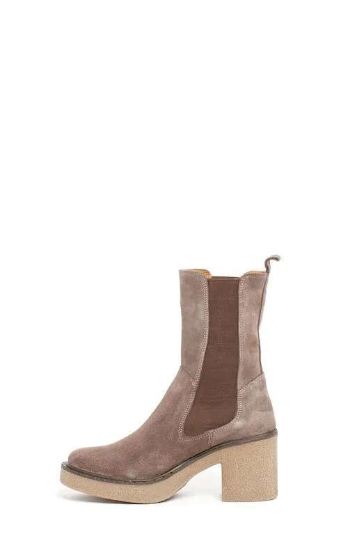 Bueno Hart, espresso suede