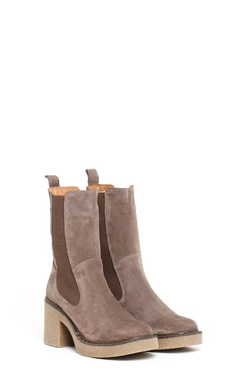 Bueno Hart, espresso suede