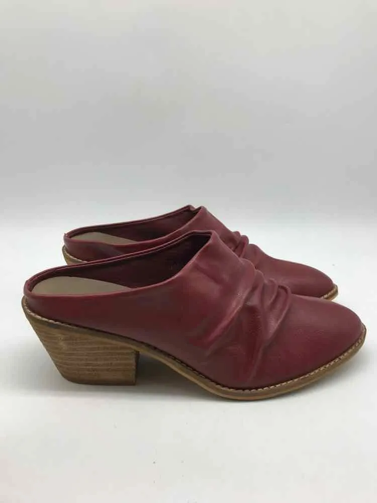 Pre-Owned Boutique Red Size 9 Mule Heels