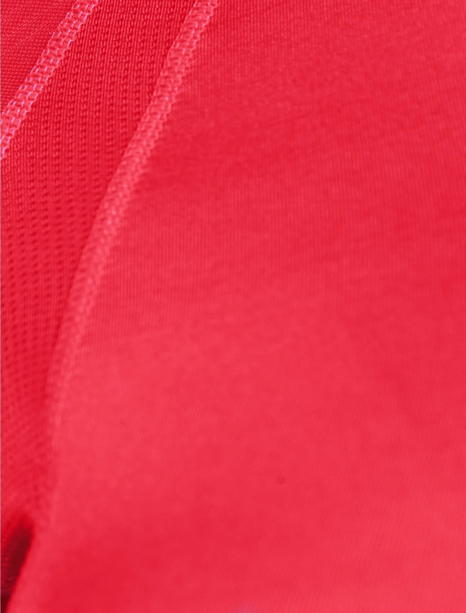 Retton Mesh Panel Stretch Jersey T-Shirt in Rouge Red - Tokyo Laundry Active