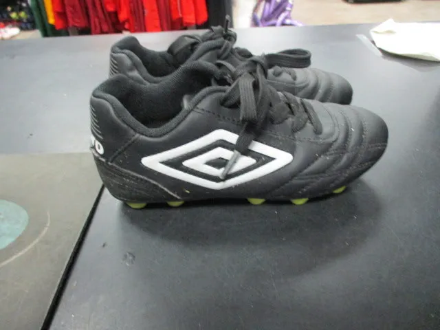 Used Umbro Size Youth 12 Soccer Cleats