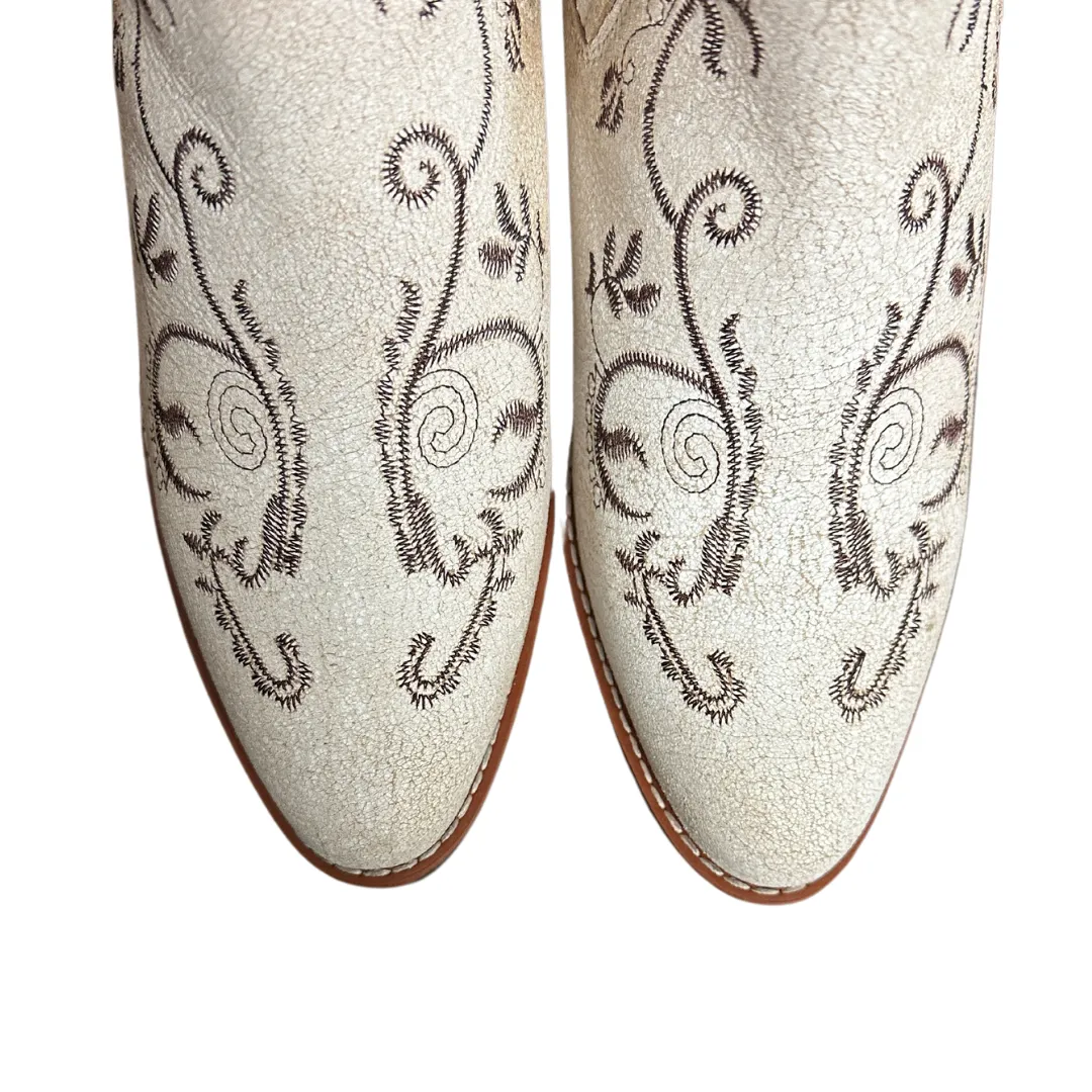 Women's Antique White Embroidered Bootie